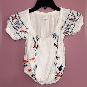 Aravon White and Black Puff Sleeve Blouse with Ruched Smocked Details